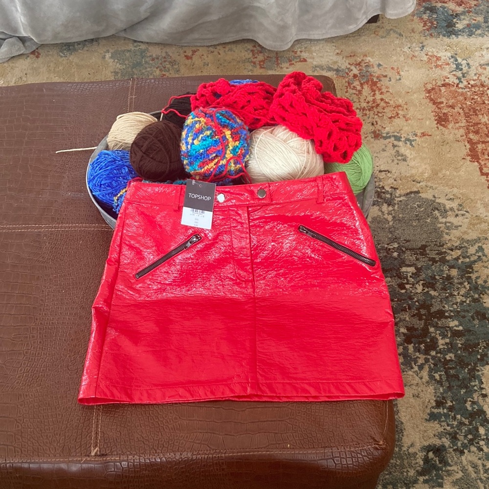 Sz 8 NWT Red Topshop Vinyl, Shiny Mini Shirt. New! Retro Look!